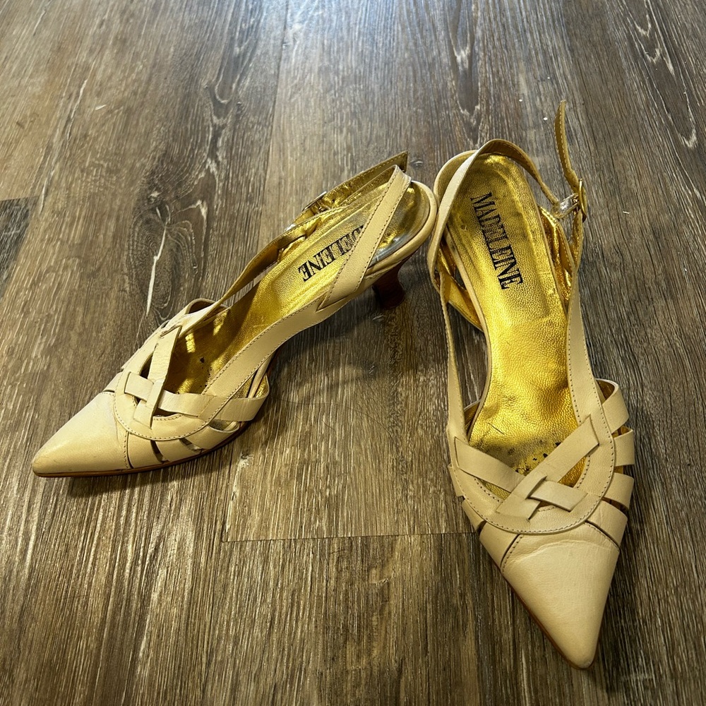 Low heel sandals